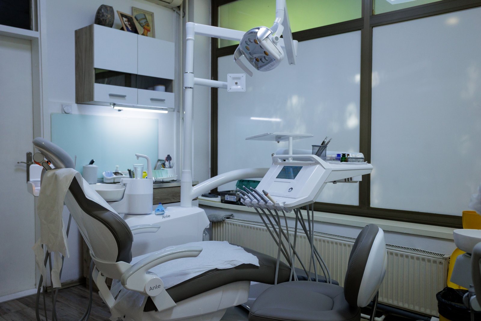 Stomatološka stolica i oprema u ordinaciji Dental Perfect